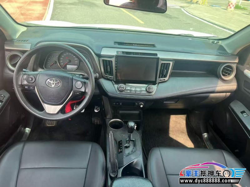 14年丰田RAV4轿车抵押车出售