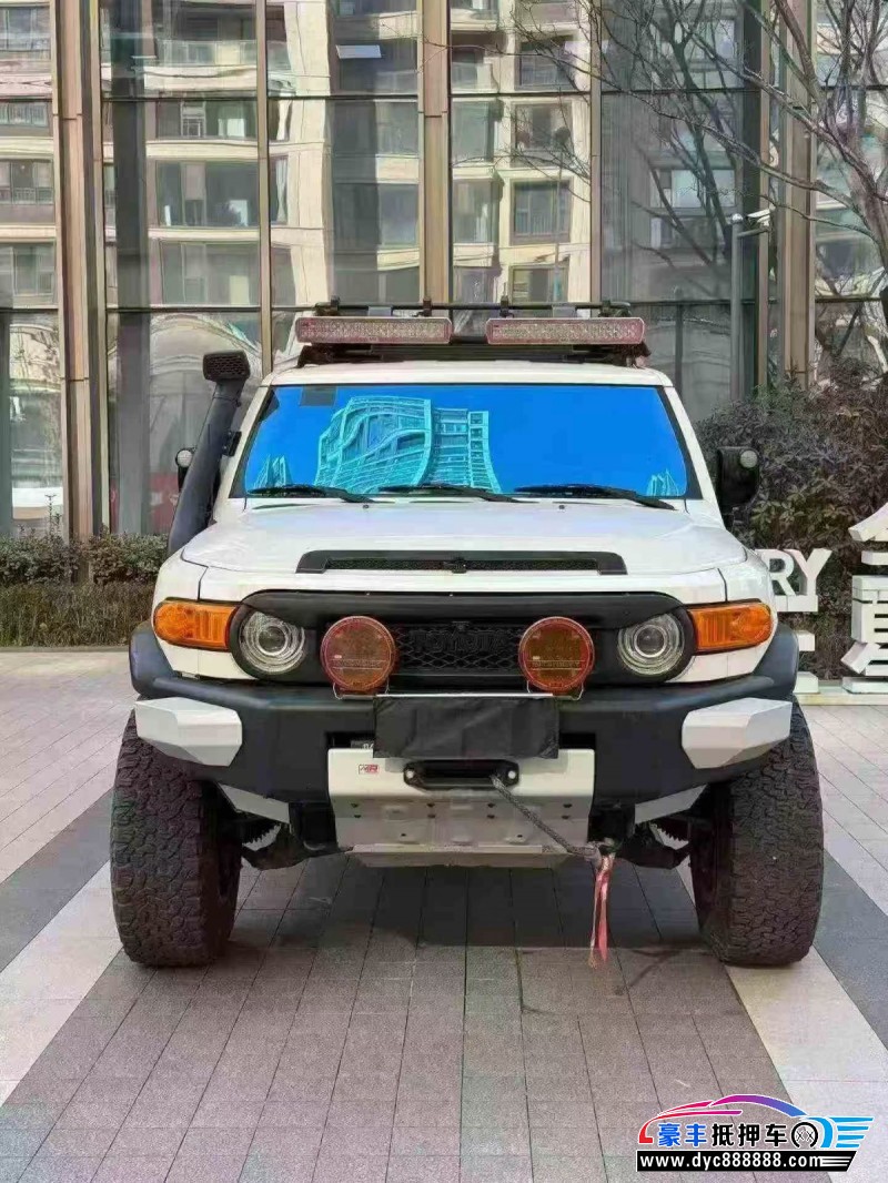 抵押车出售19年丰田兰德酷路泽（陆巡）轿车