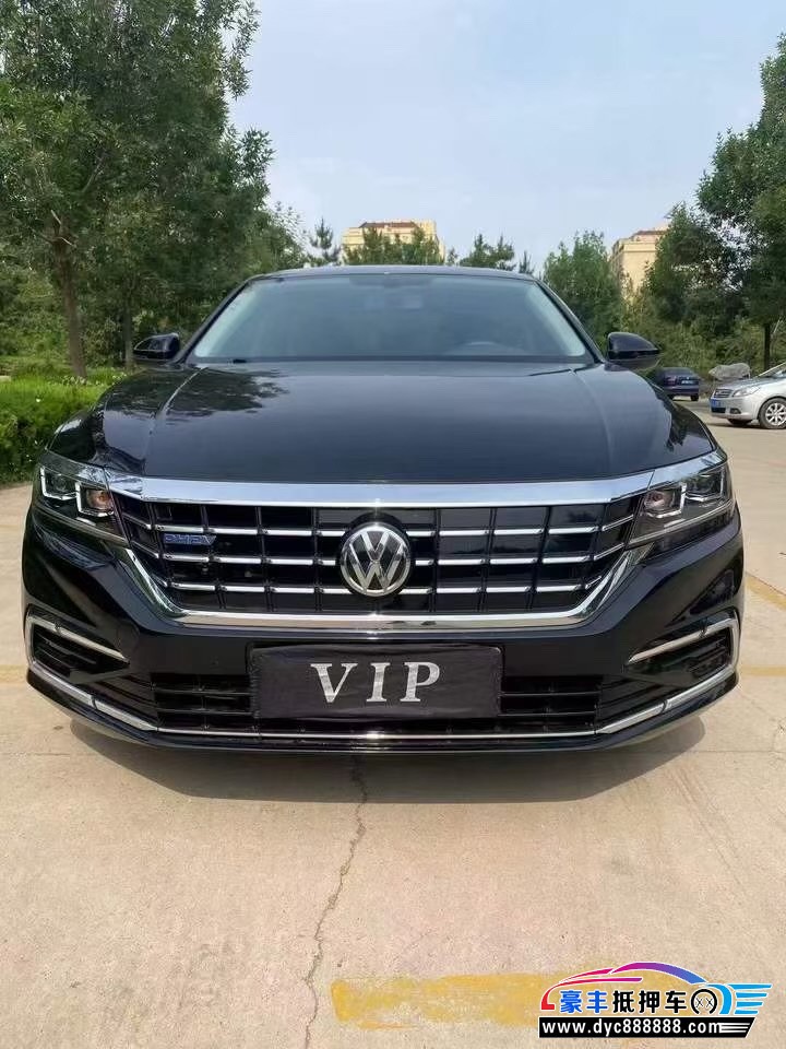 抵押车出售19年大众帕萨特轿车