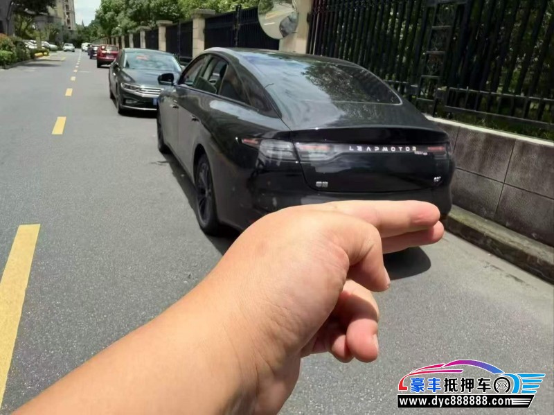 25年零跑c01轿车抵押车出售