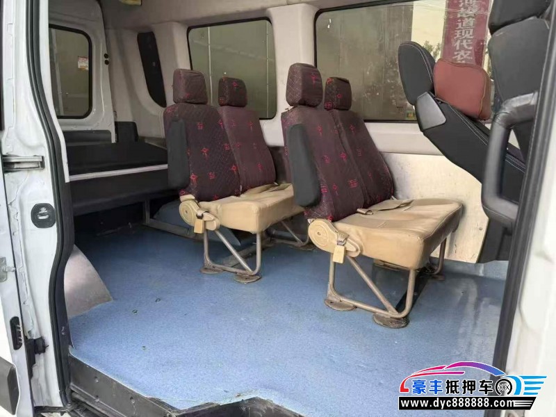 22年依维柯欧盛轿车抵押车出售