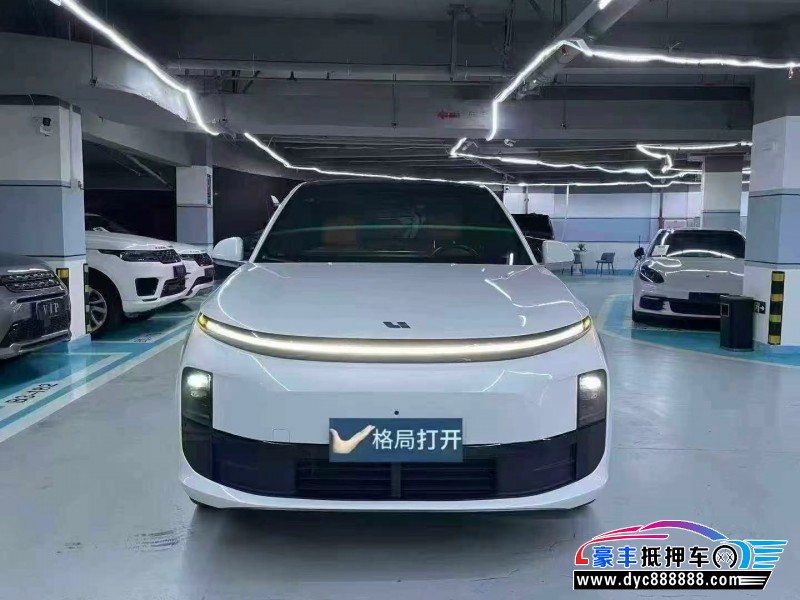 抵押车出售25年理想L6轿车