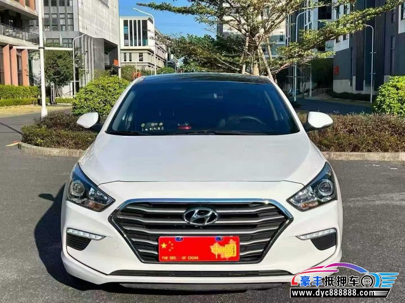 抵押车出售20年现代名图轿车