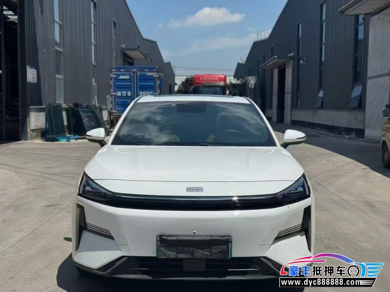 抵押车出售24年吉利银河L6轿车