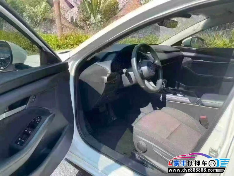 20年马自达3 Axela昂克赛拉轿车抵押车出售