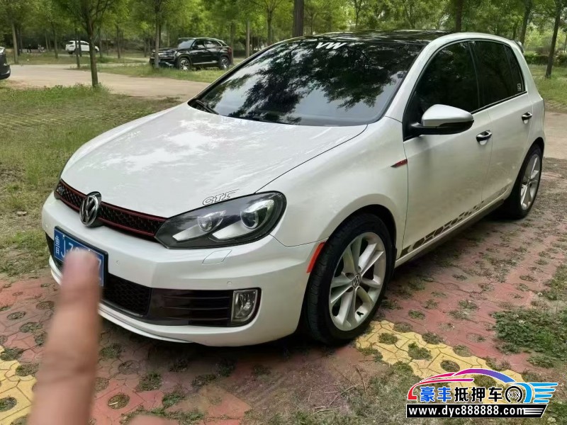 13年大众高尔夫轿车抵押车出售