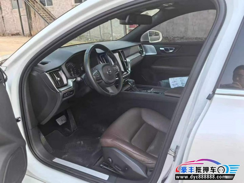 21年沃尔沃S60轿车抵押车出售