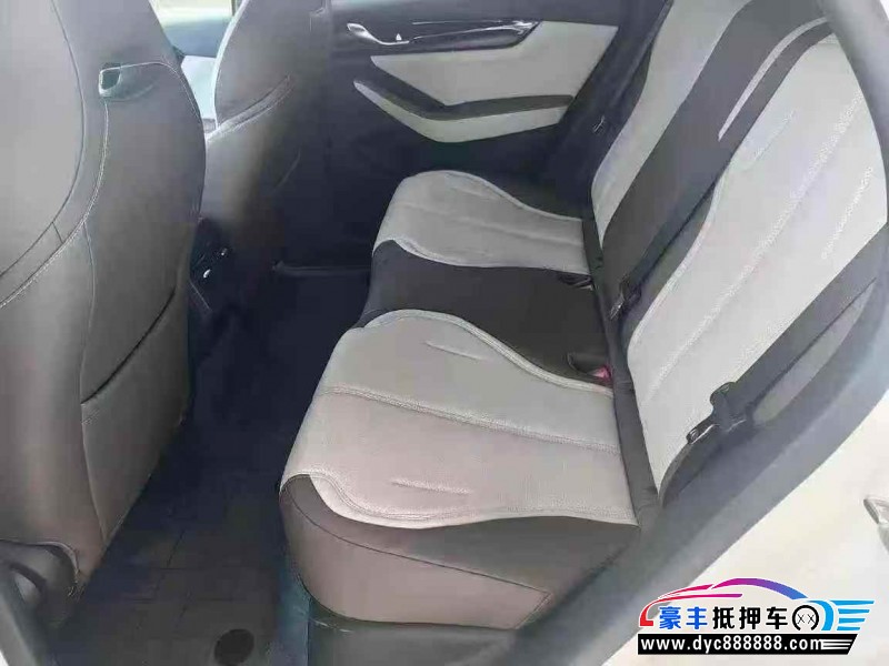 25年比亚迪秦轿车抵押车出售