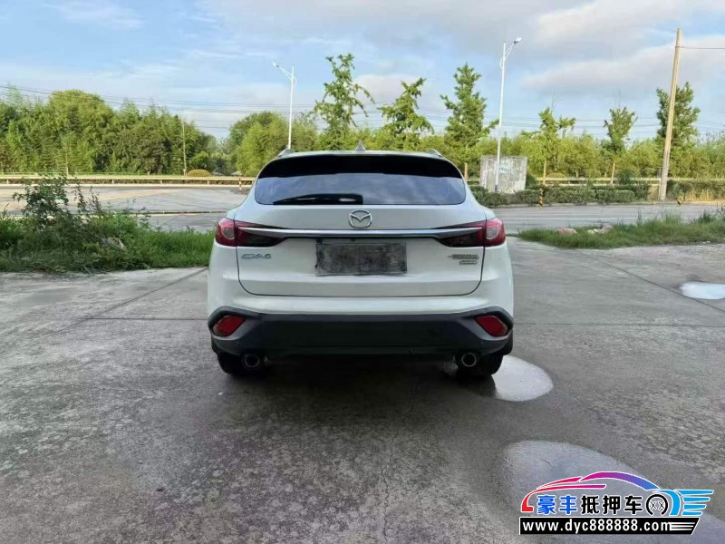 17年马自达CX-4轿车抵押车出售
