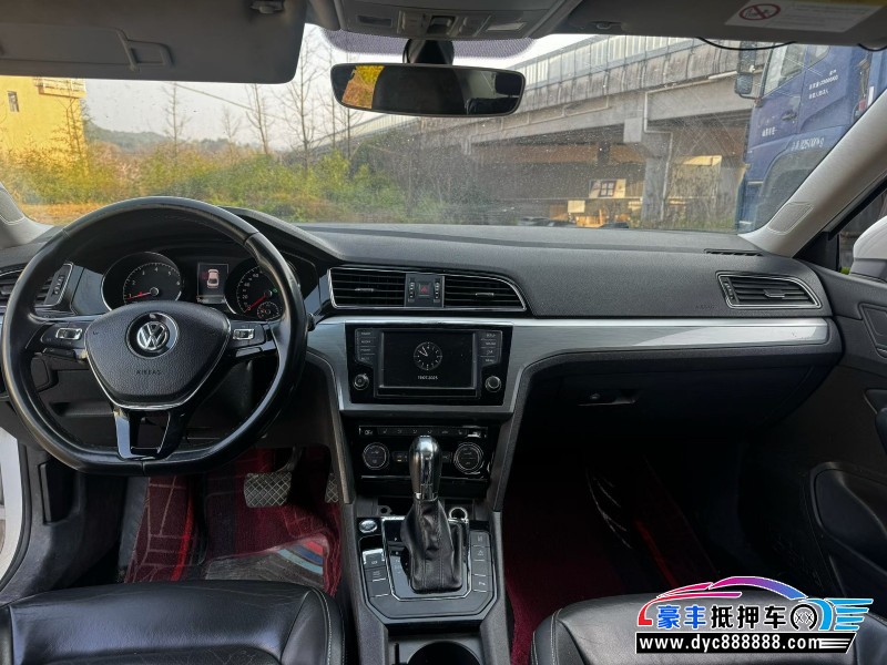 17年大众凌渡轿车抵押车出售
