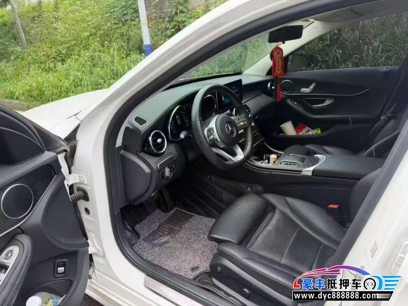 21年奔驰C轿车抵押车出售