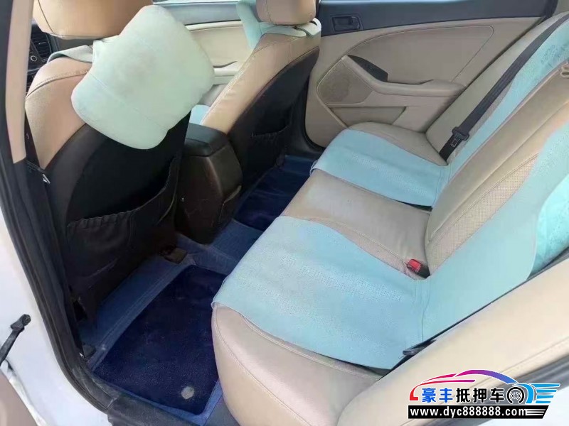 14年起亚K5轿车抵押车出售