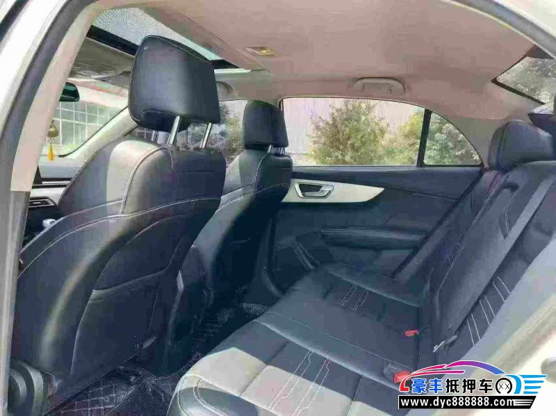 20年比亚迪秦轿车抵押车出售