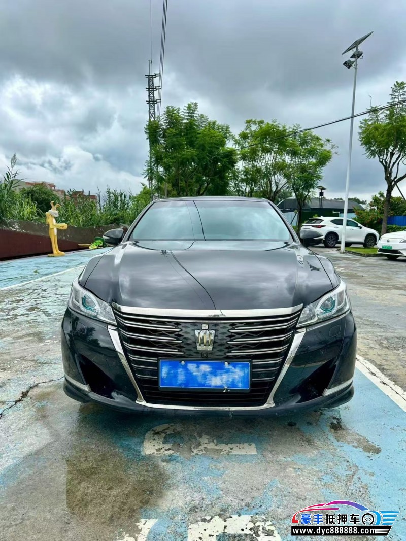 抵押车出售18年丰田皇冠轿车