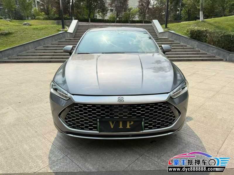 抵押车出售21年比亚迪秦轿车
