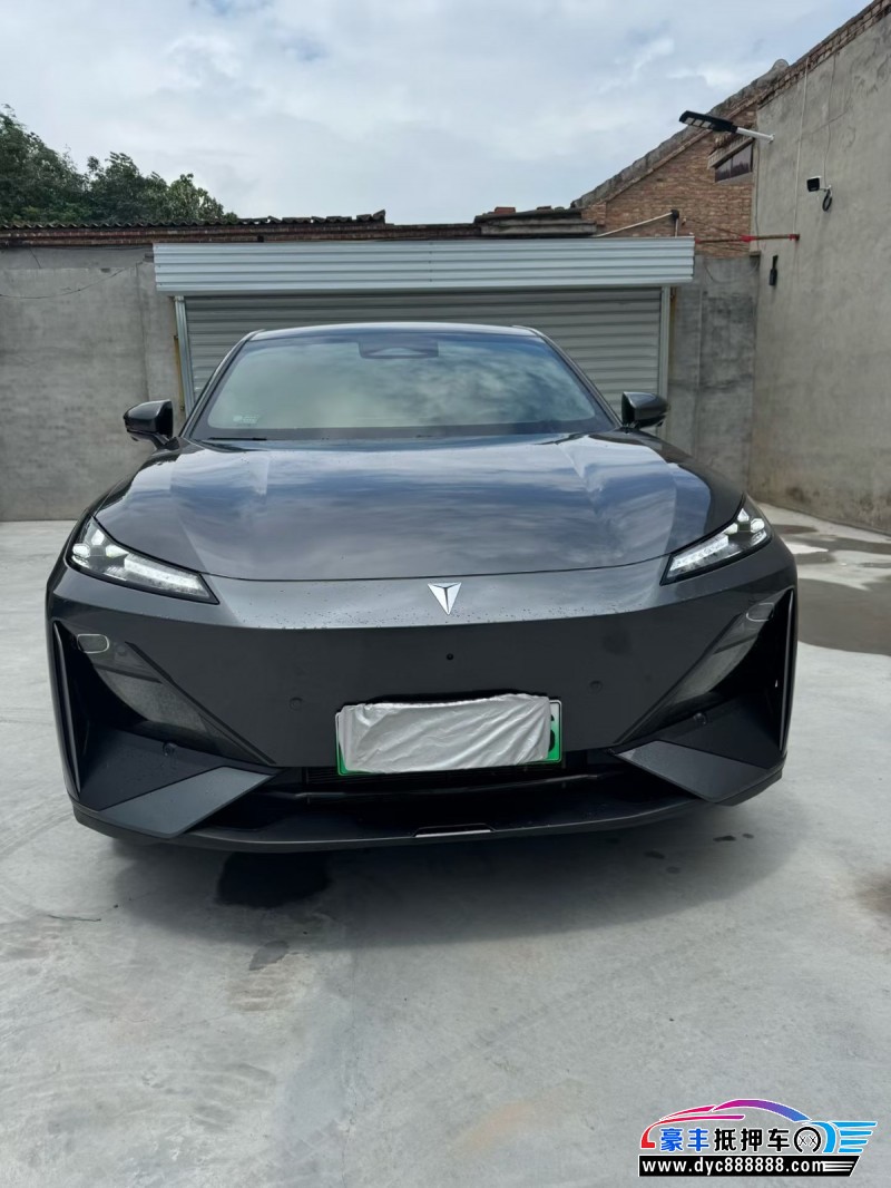 抵押车出售25年长安深蓝S07轿车
