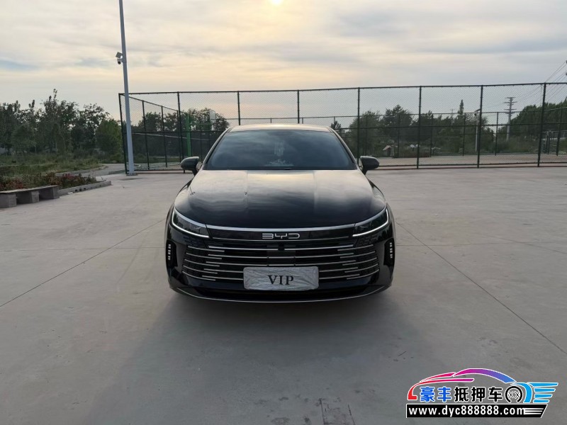 24年比亚迪驱逐舰轿车