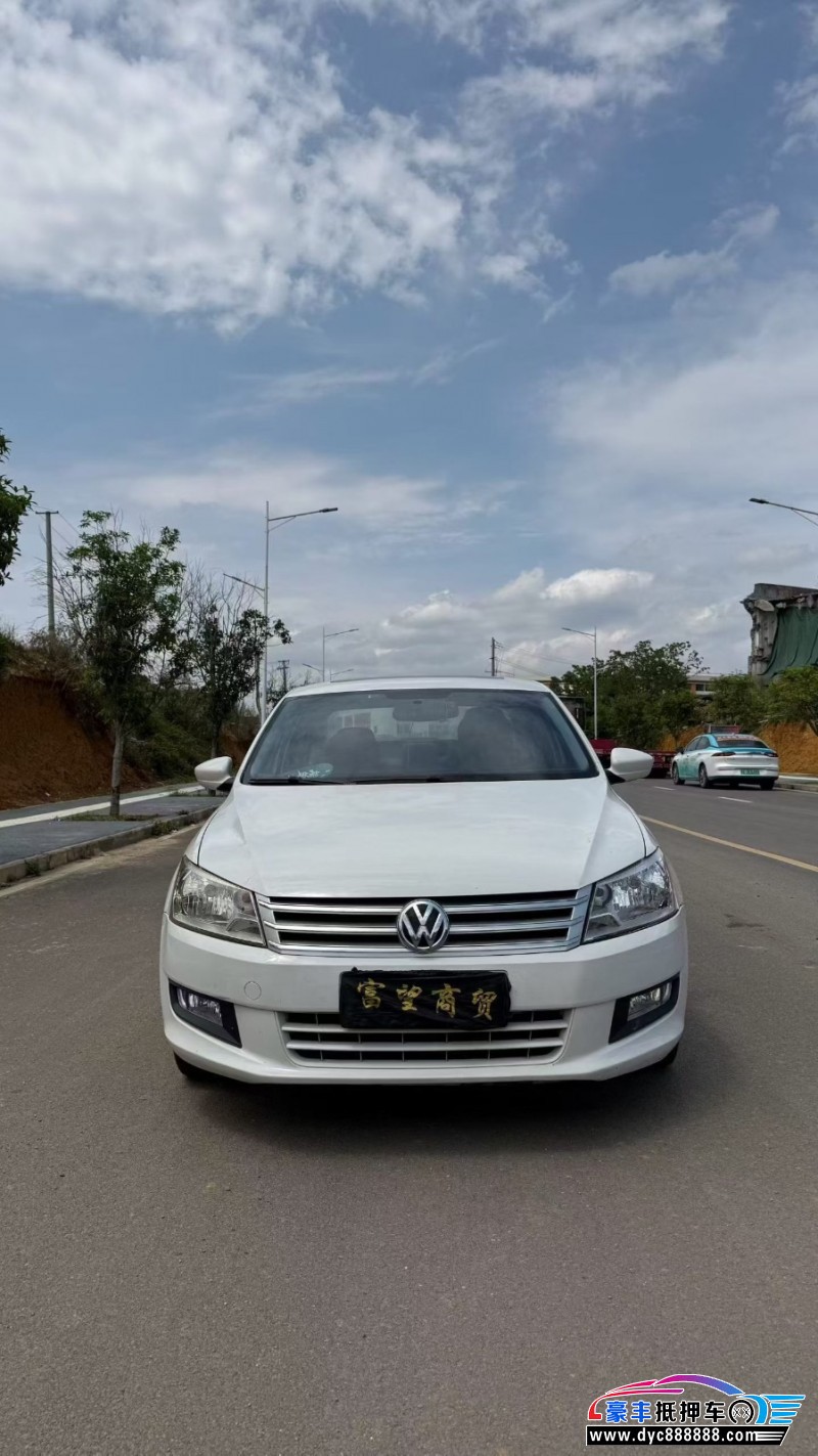 抵押车出售16年大众桑塔纳轿车