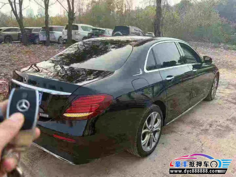 20年奔驰E轿车抵押车出售