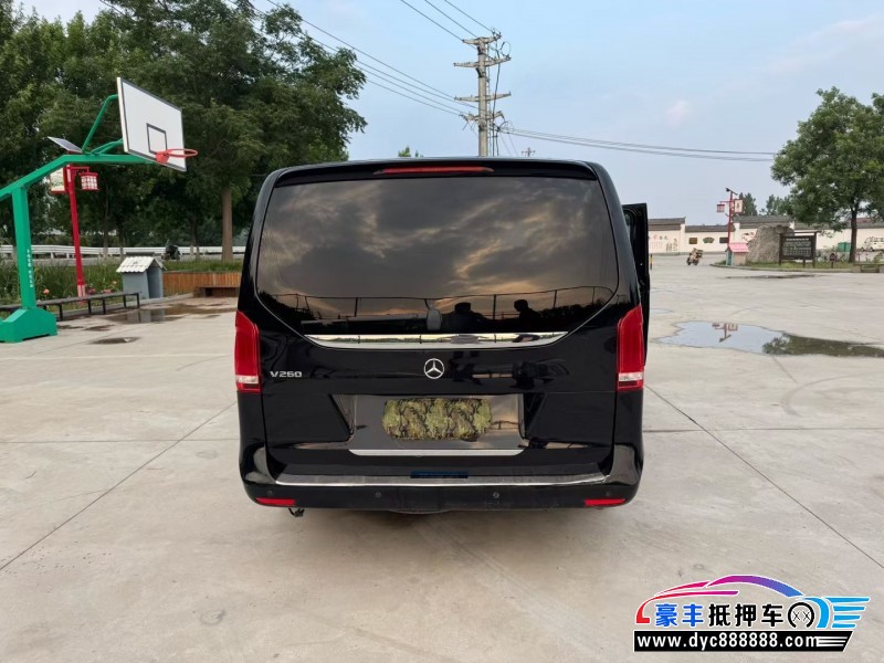 21年奔驰V轿车抵押车出售