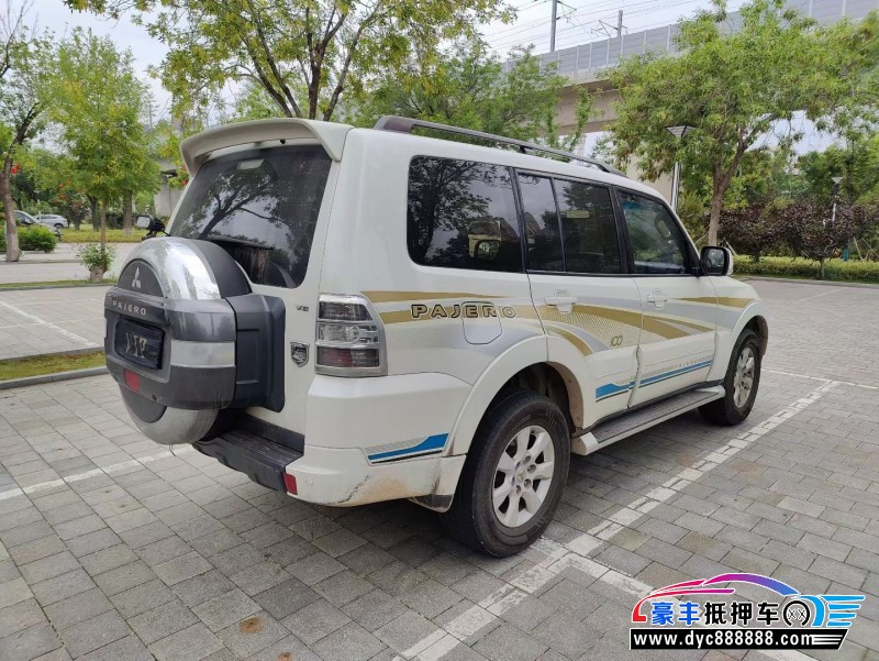 19年三菱帕杰罗SUV抵押车出售