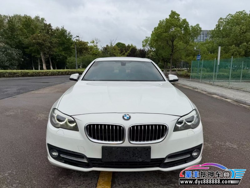 抵押车出售14年宝马5系轿车