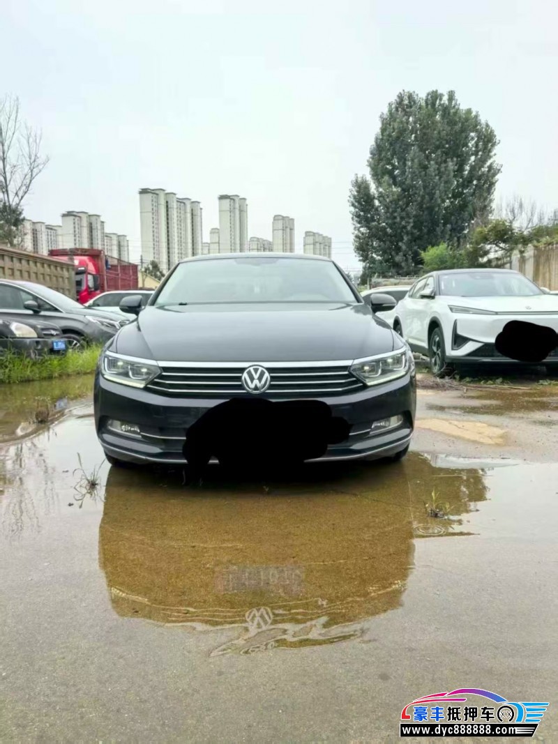 抵押车出售17年大众迈腾轿车