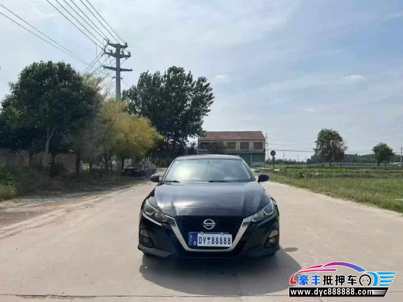 抵押车出售22年日产天籁轿车