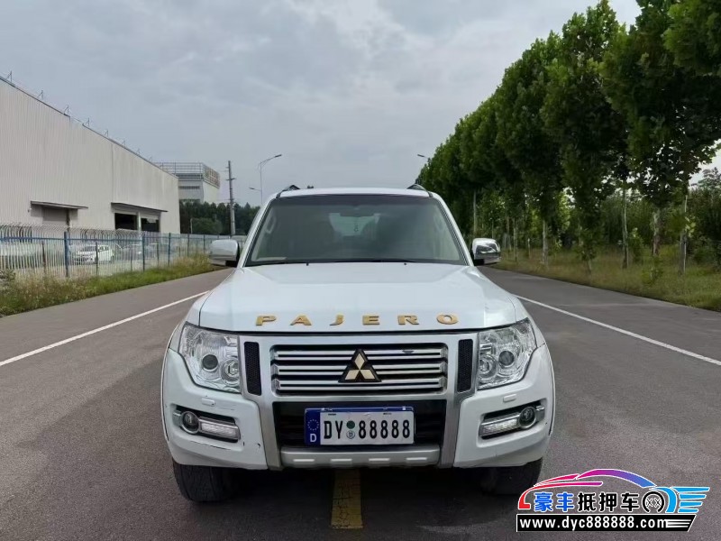 抵押车出售20年三菱帕杰罗轿车