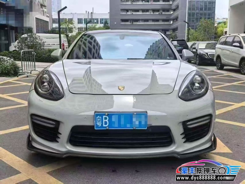 16年保时捷帕纳梅拉轿车