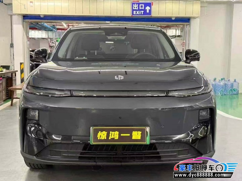25年零跑B10轿车抵押车出售