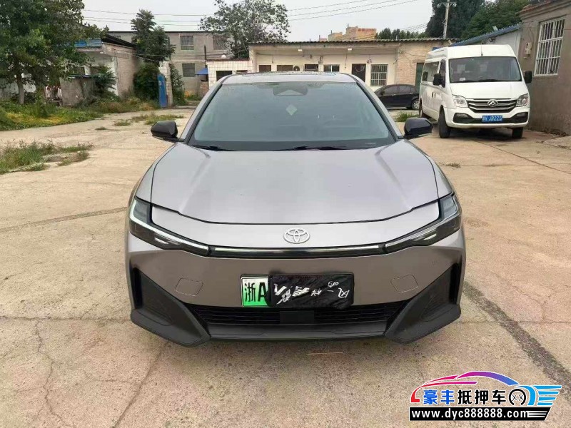 抵押车出售25年丰田BZ3轿车