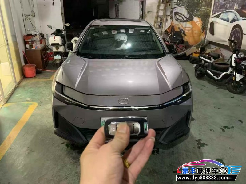 抵押车出售25年丰田BZ3轿车