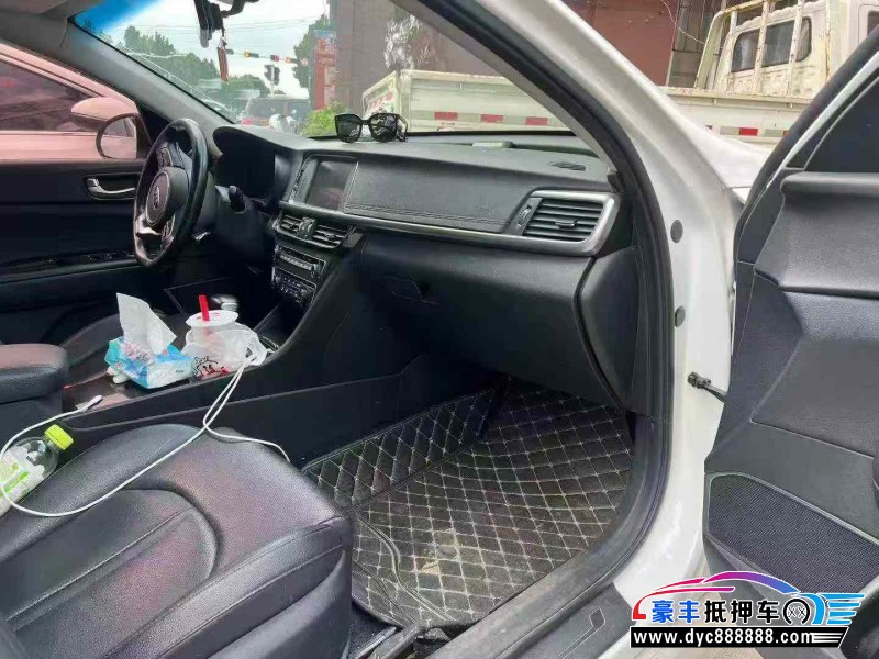 16年起亚K5轿车抵押车出售