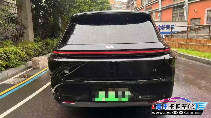 25年理想L8轿车抵押车出售