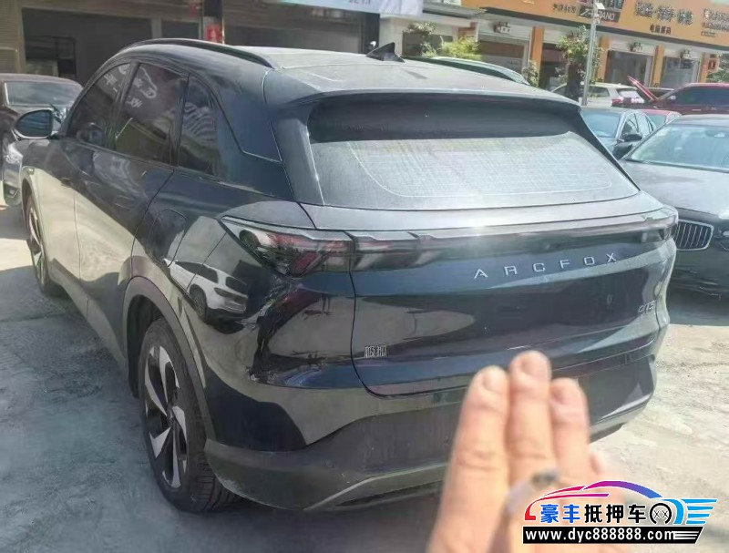 25年极狐阿尔法T轿车抵押车出售