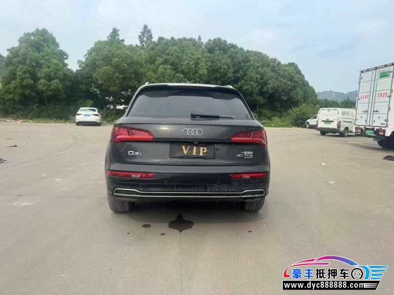 21年奥迪Q5轿车抵押车出售