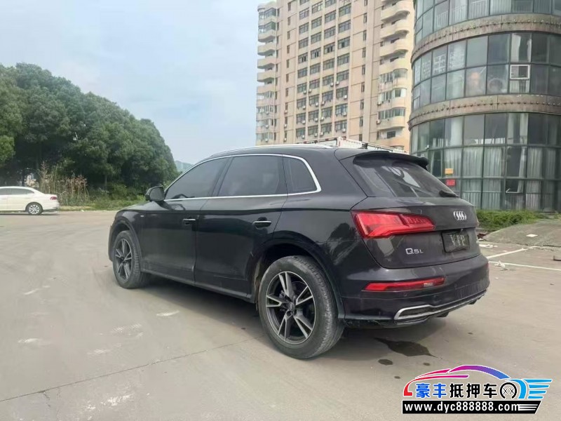 21年奥迪Q5轿车抵押车出售