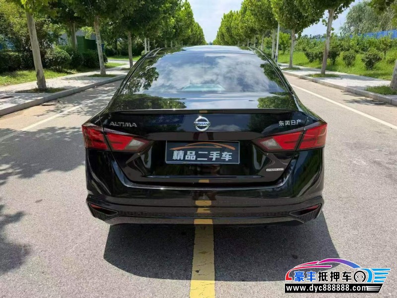 22年日产天籁轿车抵押车出售