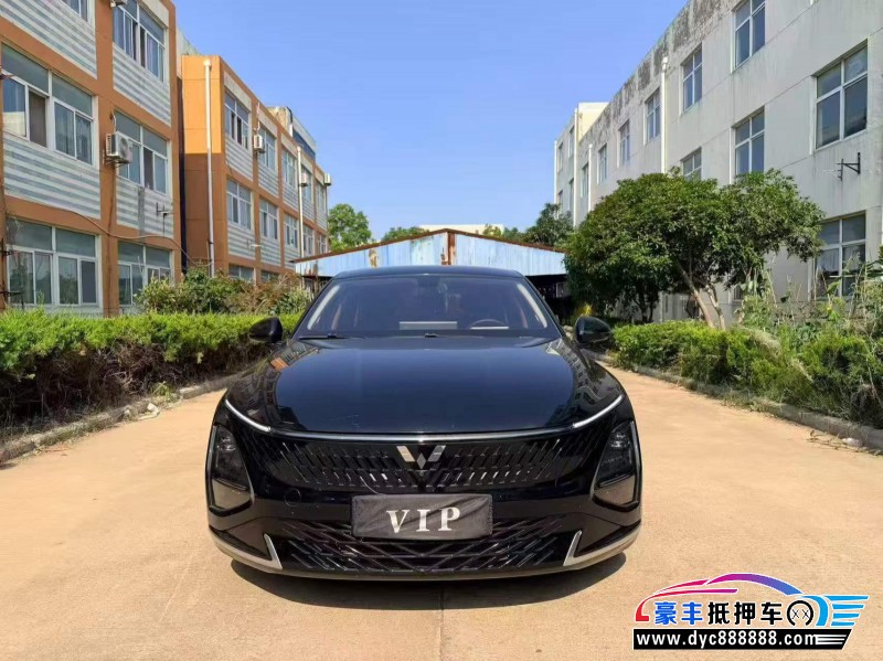 抵押车出售24年五菱星光轿车