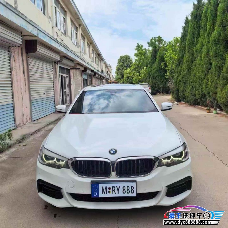 抵押车出售19年宝马5系轿车