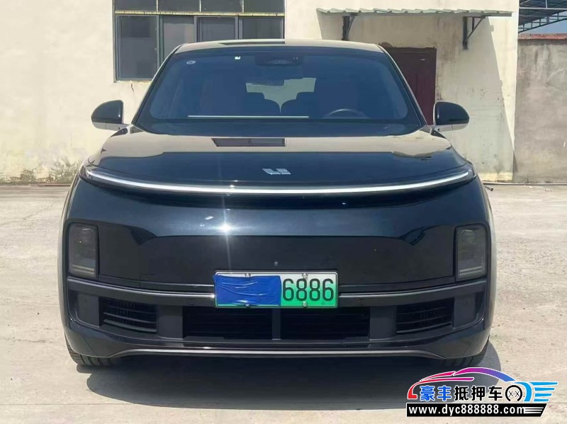 抵押车出售23年理想L9轿车