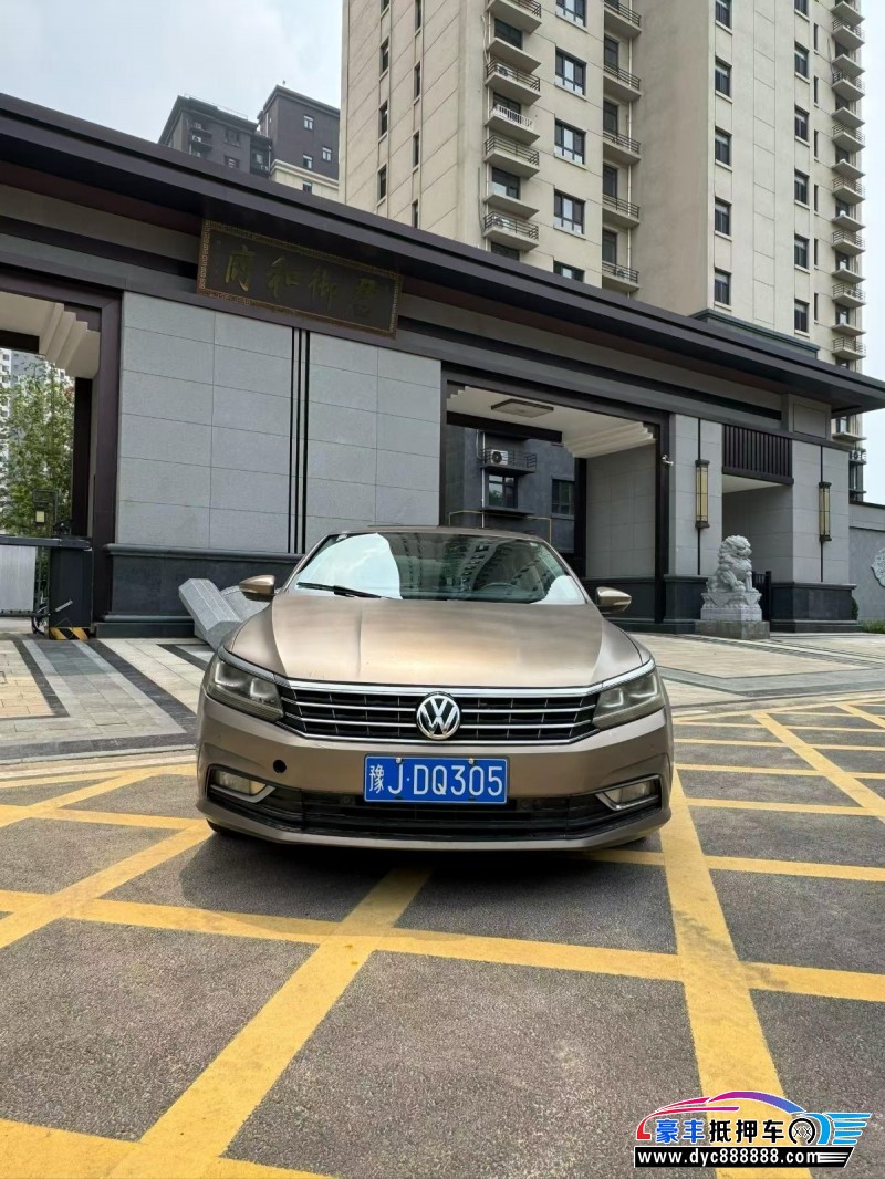抵押车出售17年大众帕萨特轿车