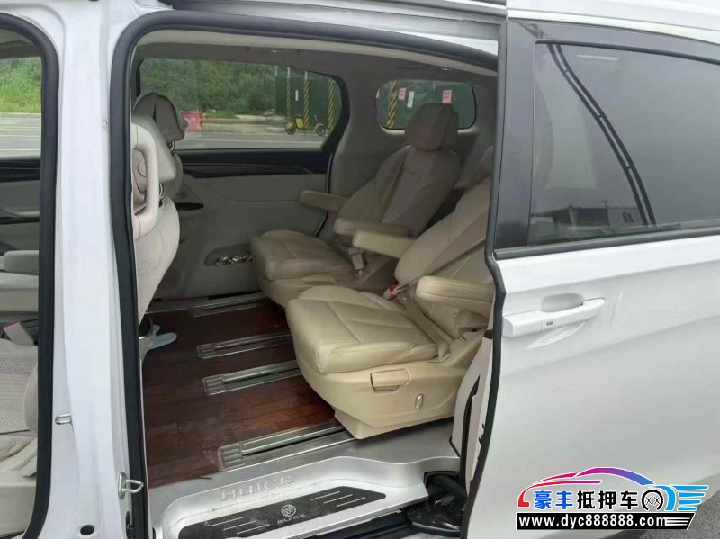22年别克GL8轿车抵押车出售
