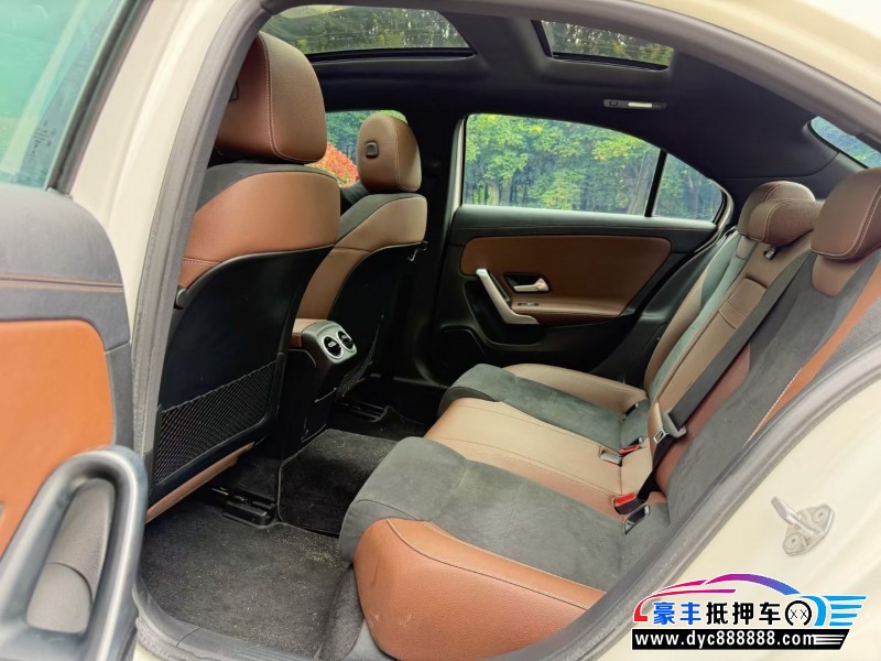 20年奔驰A轿车抵押车出售