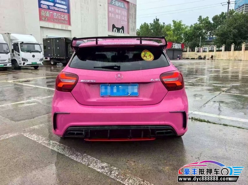 17年奔驰A级AMG轿车抵押车出售