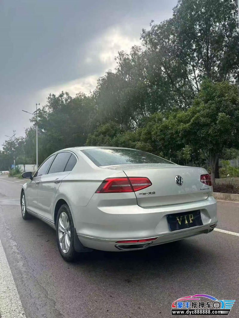 18年大众迈腾轿车抵押车出售
