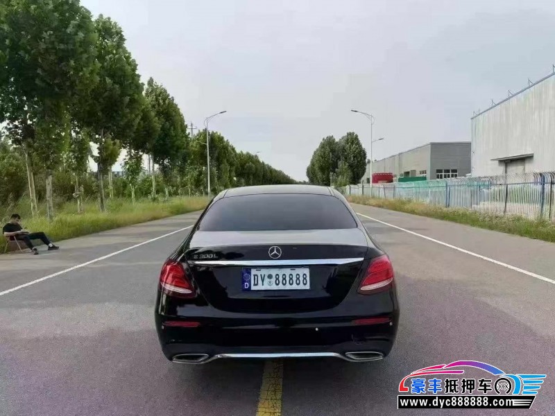 17年奔驰E轿车抵押车出售