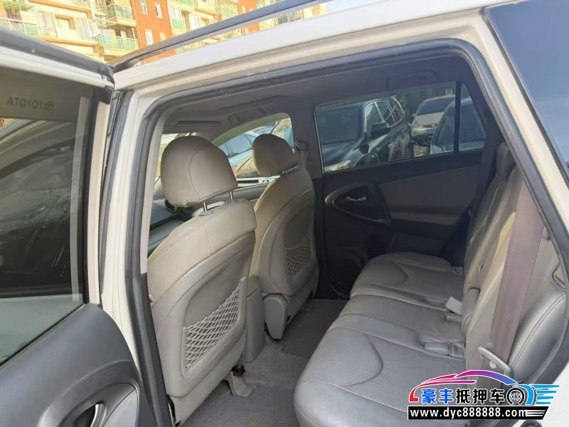 10年丰田RAV4轿车抵押车出售