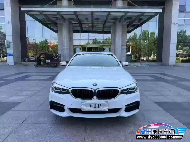 抵押车出售19年宝马3系轿车